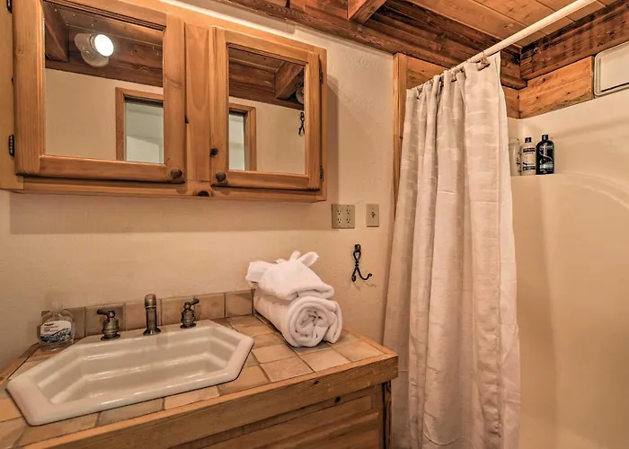 Holiday home With On-site Trails, 3 Mi To Dtwn!
